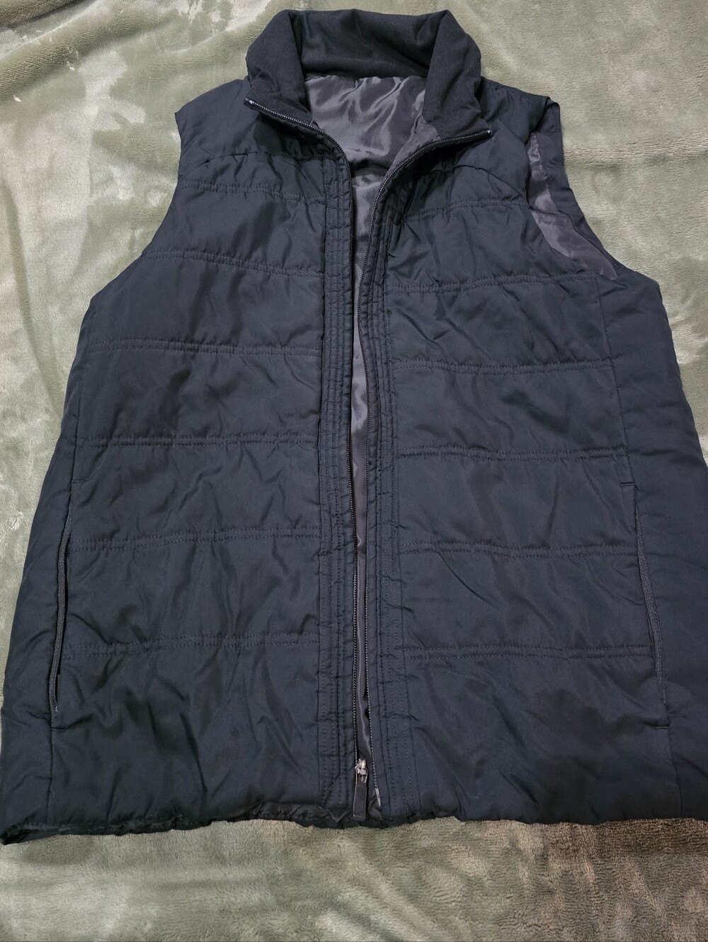 Nike Black Quilted Puffer Vest - Women's Sleeveless Zip